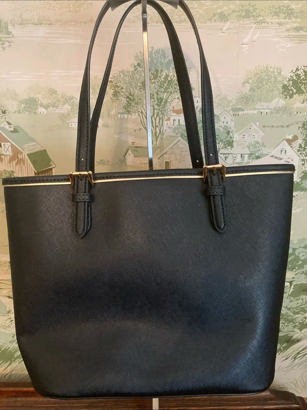 Michael Kors NWT Black Saffiano Leather Frame Jet Set Tote. With new DustBag - Picture 5 of 13